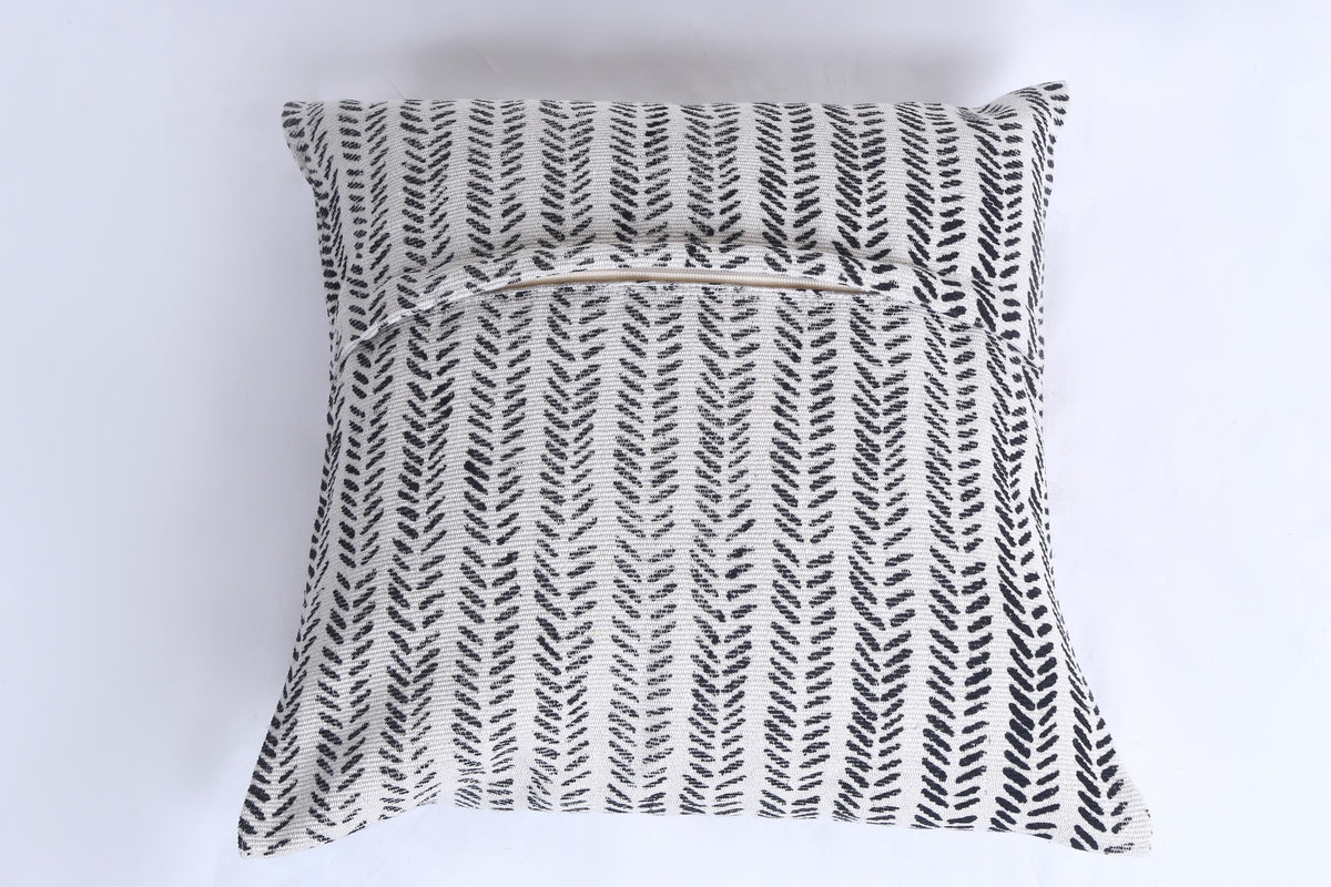 80 x 80 cm Mena Pillow