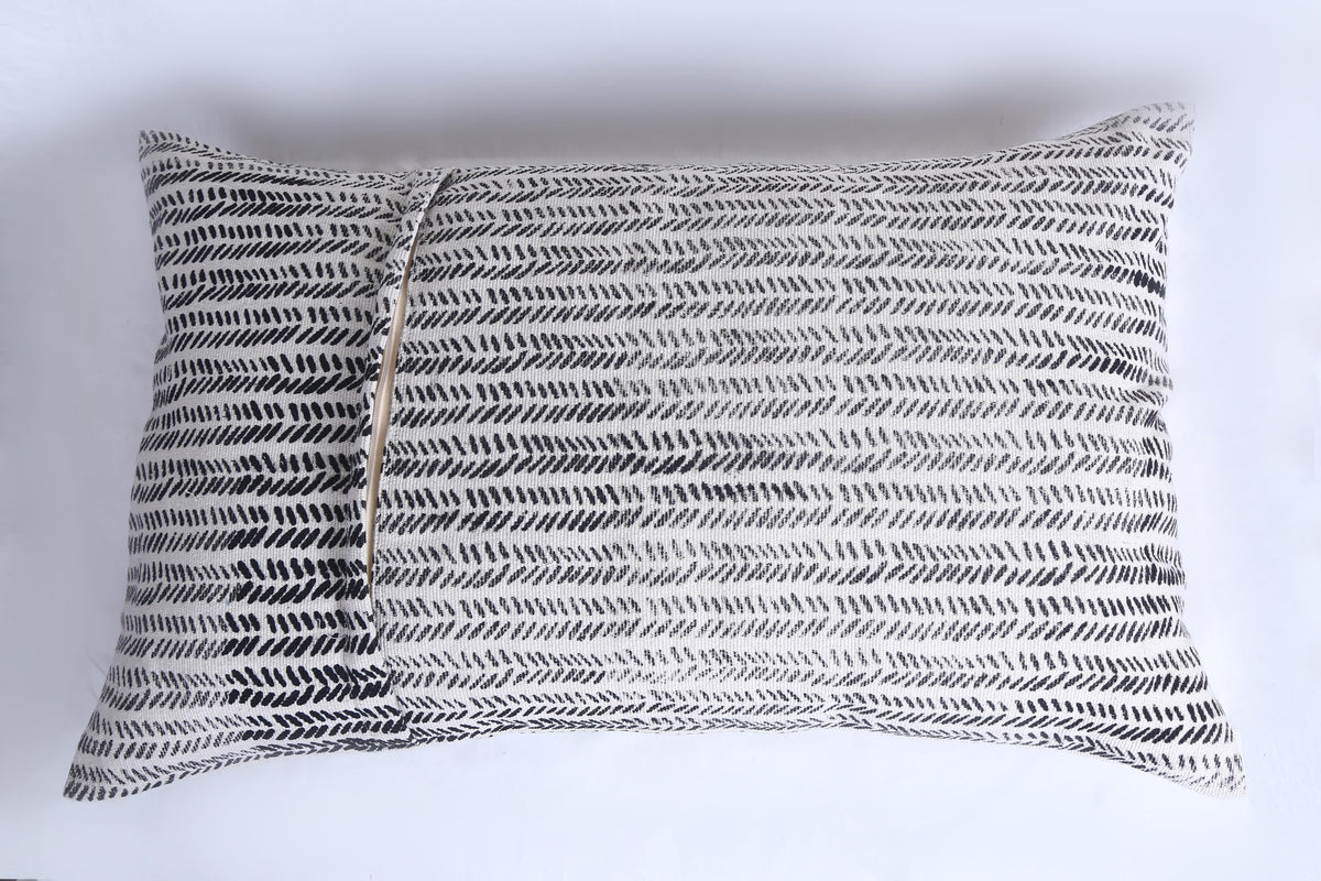 65 x 100 cm Mena Pillow