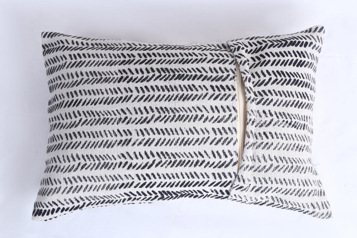 65 x 100 cm Mena Pillow