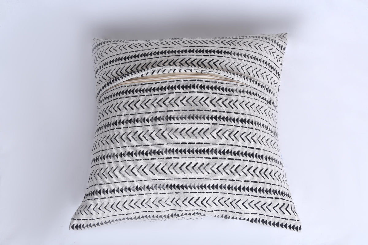 50 x 50 cm Mena Pillow