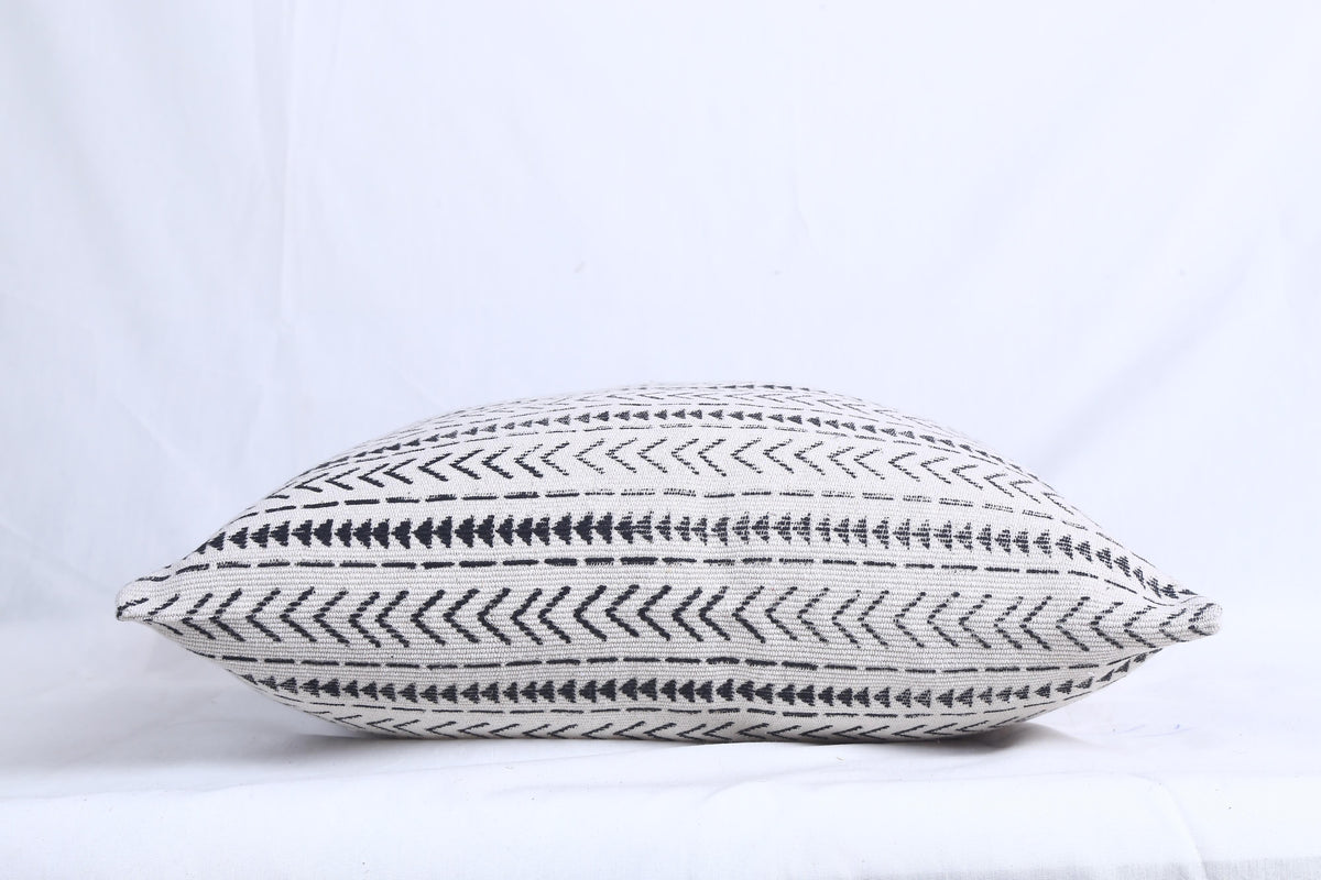 60 x 60 cm Mena Pillow