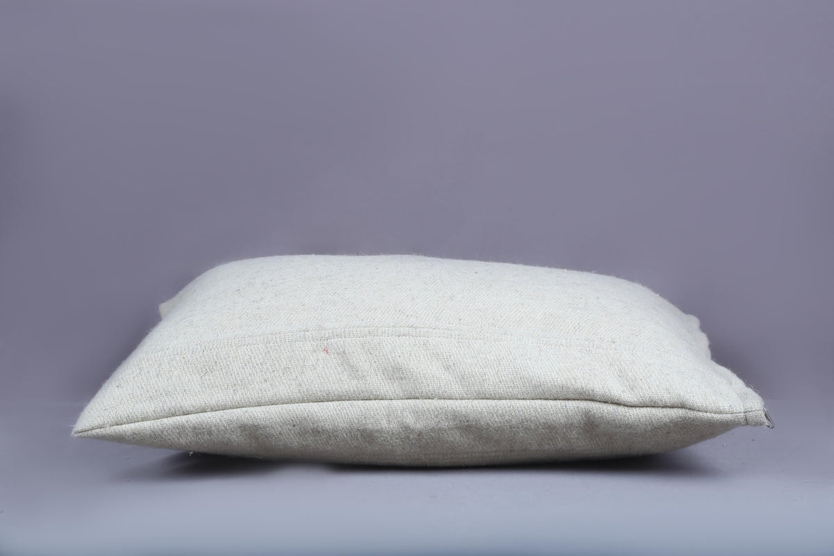 40 x 60 cm Bara Pillow