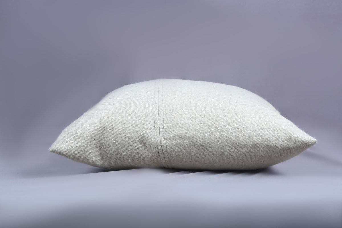 60 x 60 cm Bara Pillow